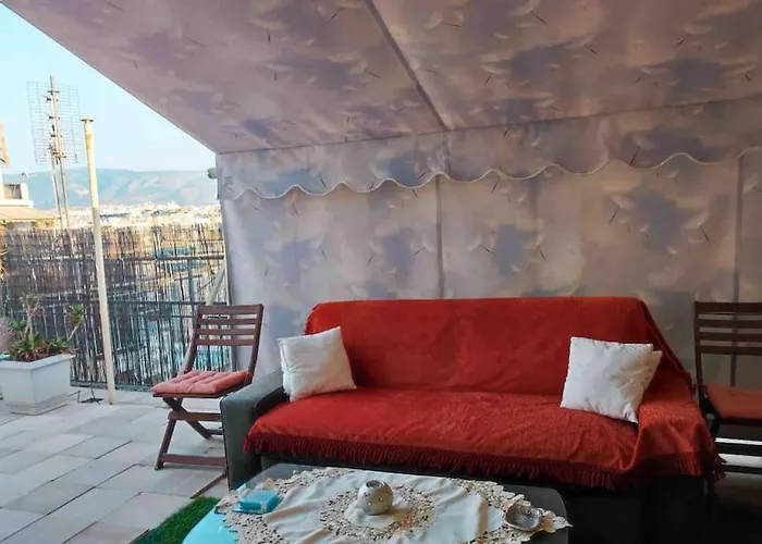 Spacious Private Rooftop Studio, Mountain And Sea View
