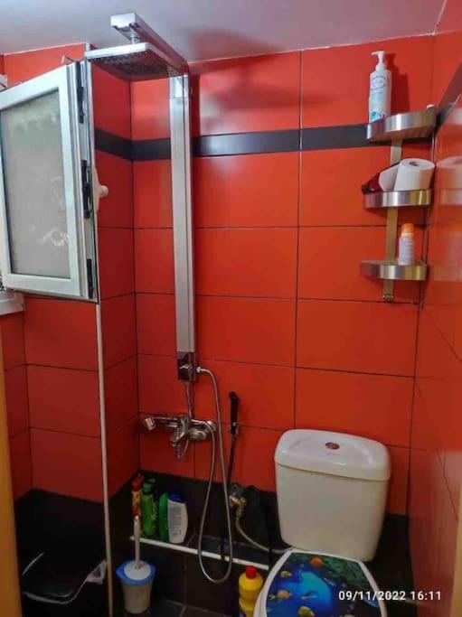 Spacious Private Rooftop Studio, Mountain And Sea View דירה *